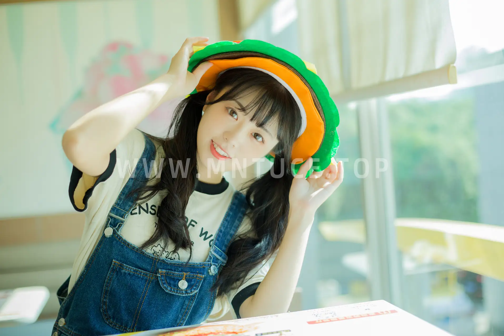 [YITUYU] 2022.08.31 Vol.1835 – Today I am a cute burger Cute bubbles#[36P]-36