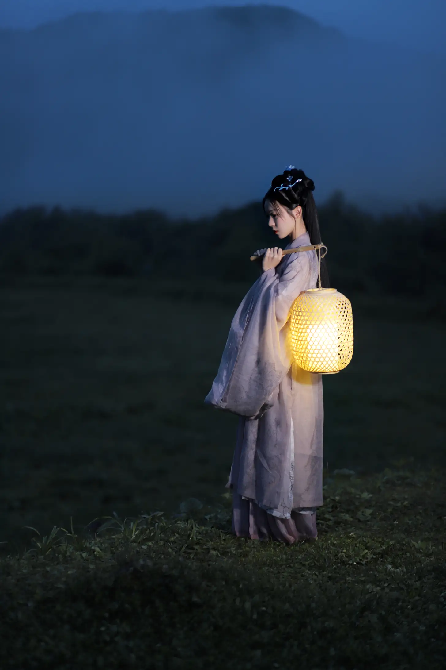 [YITUYU] 2022.02.05 Vol.753 – Hold a lantern to illuminate the rivers and mountains A sweetheart#[22P]-16